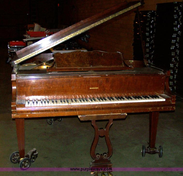 image for item C9350 Baldwin baby grand piano