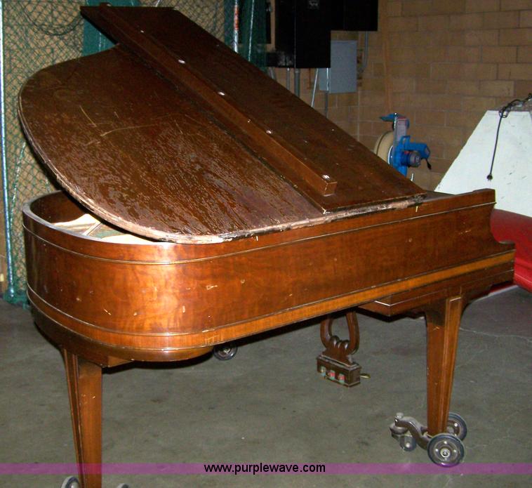 image for item C9350 Baldwin baby grand piano