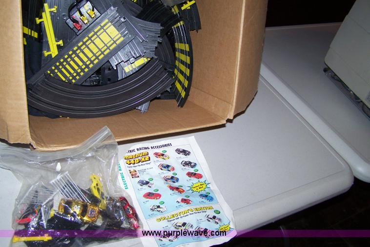 image for item C9351 Magnum 440-X2 race car set