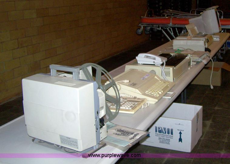 image for item C9357 Assorted electronics