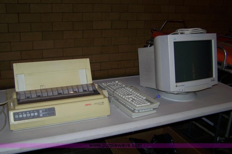 image for item C9357 Assorted electronics