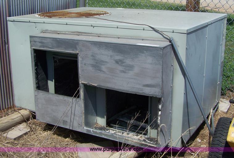 image for item C9358 Trane roof AC unit