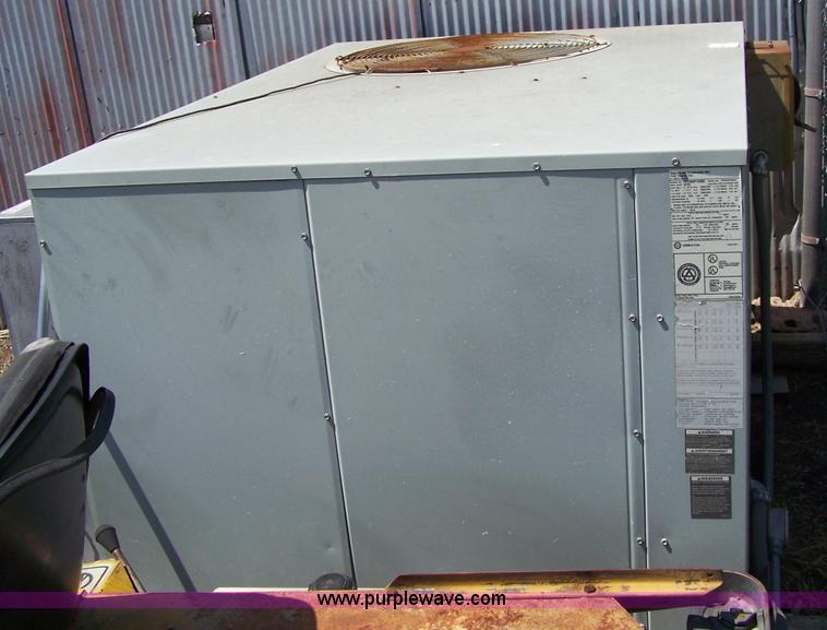 image for item C9358 Trane roof AC unit