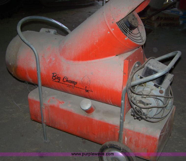 image for item C9360 Big Champ kerosene heater