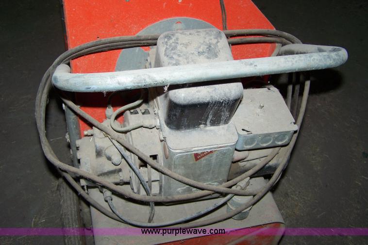 image for item C9360 Big Champ kerosene heater