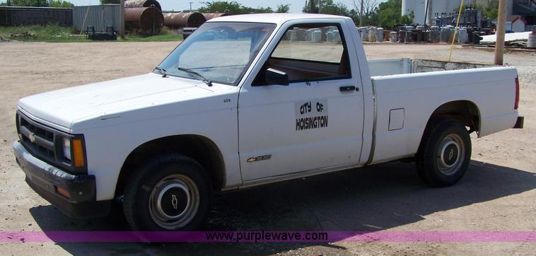 image for item C9363 1991 Chevrolet S10 pickup truck