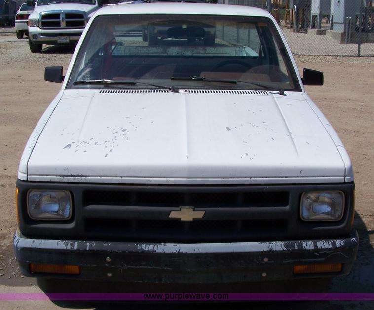 image for item C9363 1991 Chevrolet S10 pickup truck