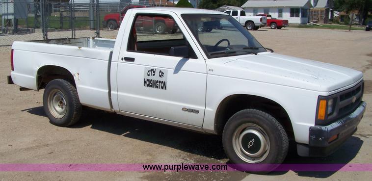 image for item C9363 1991 Chevrolet S10 pickup truck