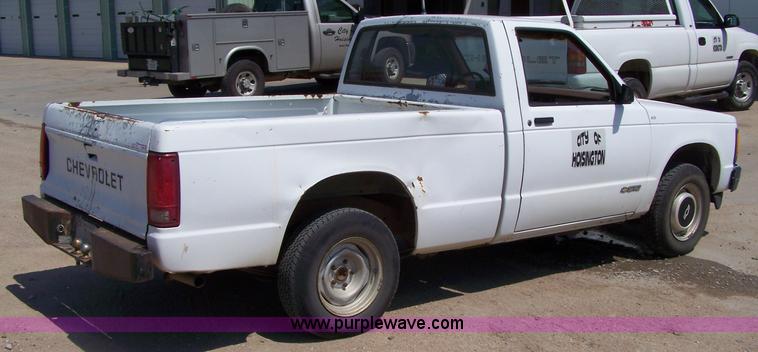 image for item C9363 1991 Chevrolet S10 pickup truck