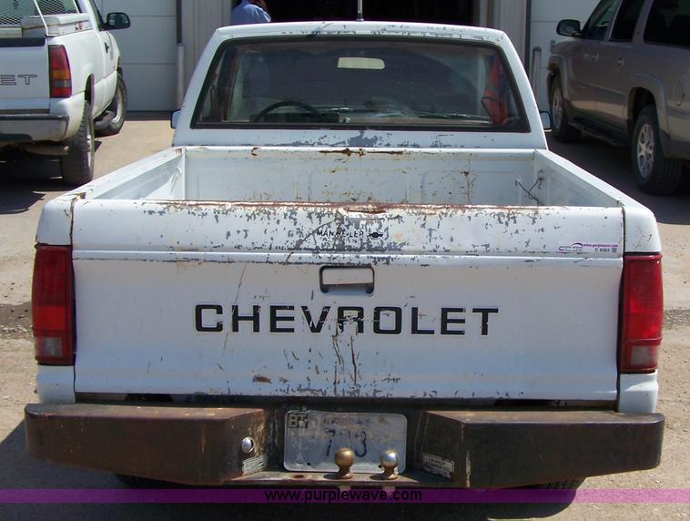 image for item C9363 1991 Chevrolet S10 pickup truck