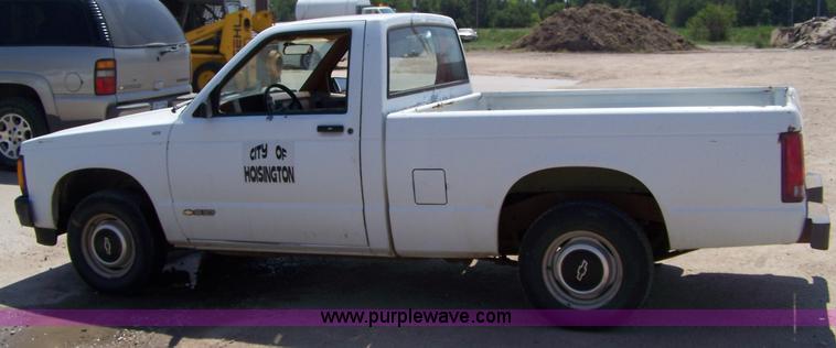 image for item C9363 1991 Chevrolet S10 pickup truck
