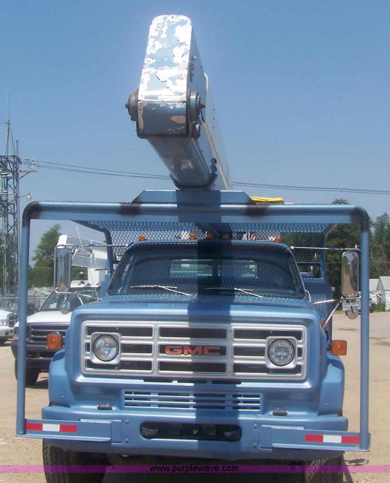 image for item C9367 1989 GMC TopKick boom bucket truck