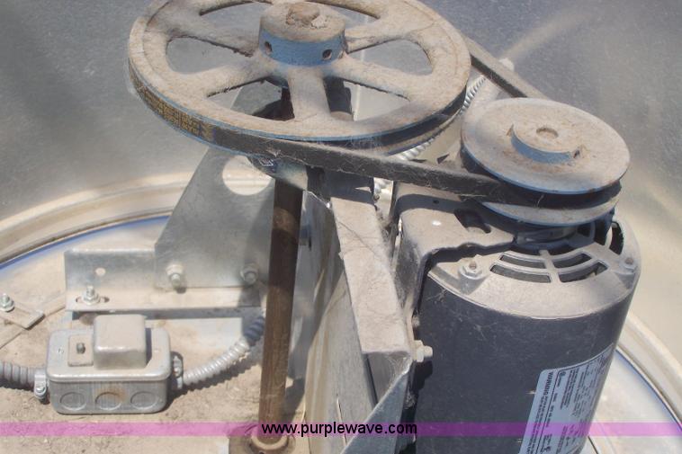 image for item C9371 (5) roof exhaust units