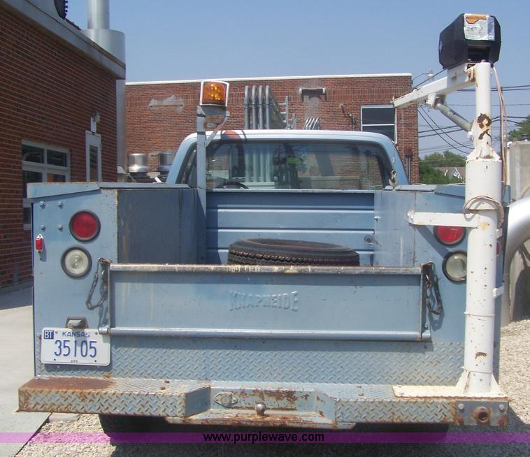 image for item C9374 1986 Chevrolet C20 Custom Deluxe pickup truck