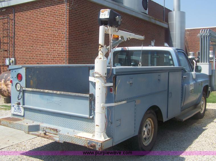 image for item C9374 1986 Chevrolet C20 Custom Deluxe pickup truck