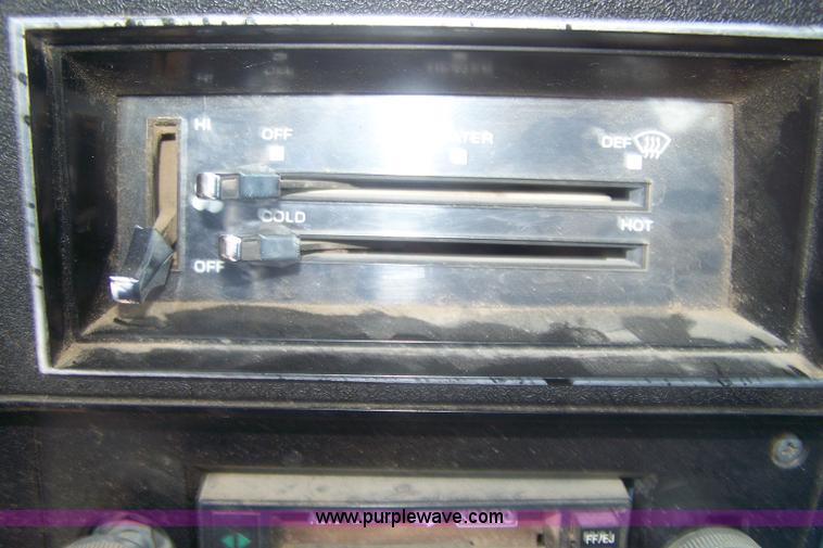 image for item C9374 1986 Chevrolet C20 Custom Deluxe pickup truck