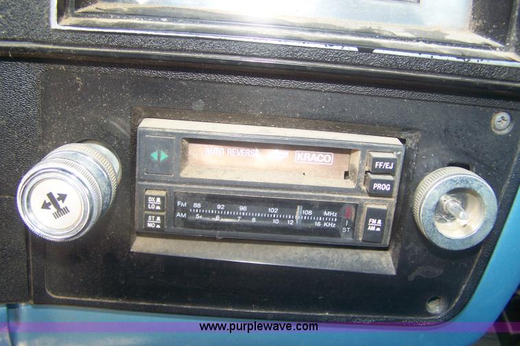 image for item C9374 1986 Chevrolet C20 Custom Deluxe pickup truck