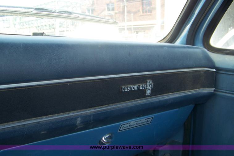 image for item C9374 1986 Chevrolet C20 Custom Deluxe pickup truck