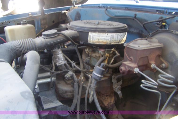 image for item C9374 1986 Chevrolet C20 Custom Deluxe pickup truck