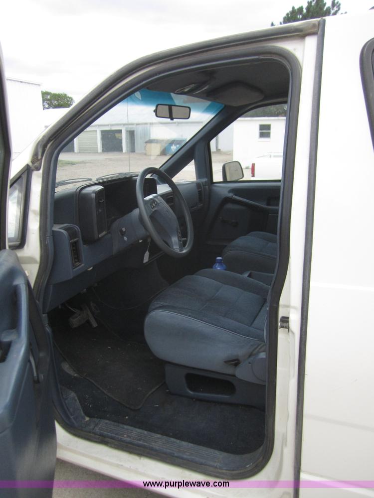 image for item C9783 1990 Ford Aerostar XL van
