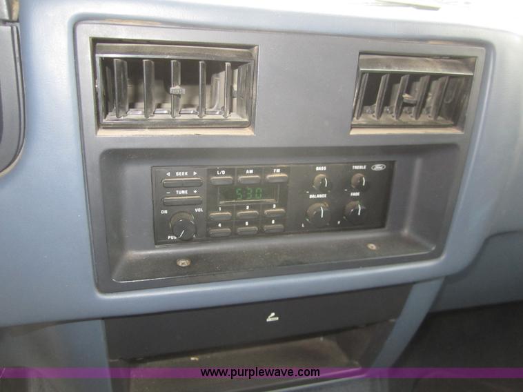 image for item C9783 1990 Ford Aerostar XL van