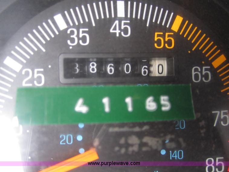 image for item C9783 1990 Ford Aerostar XL van