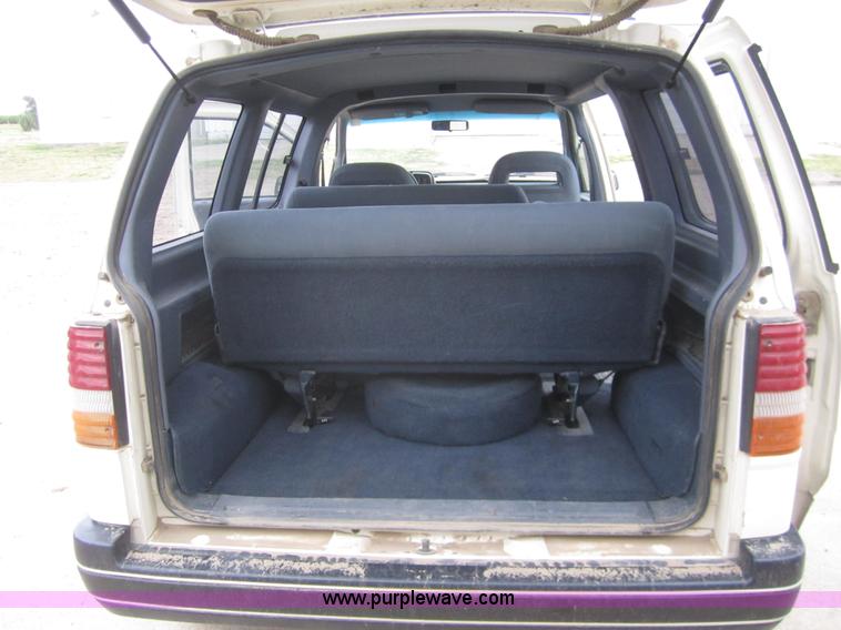 image for item C9783 1990 Ford Aerostar XL van