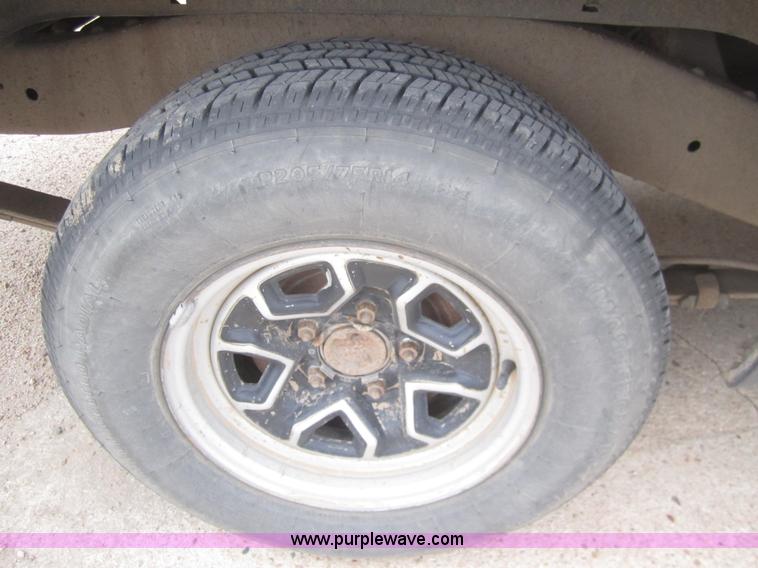 image for item C9784 1992 Chevrolet S10 pickup truck