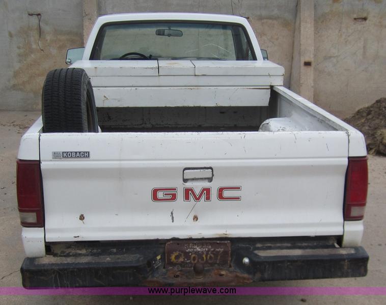 image for item C9785 1988 GMC S15 Sierra pickup truck