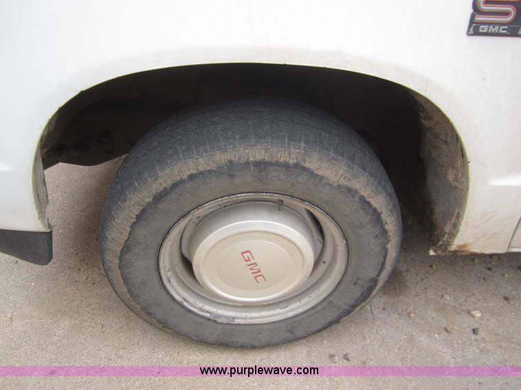 image for item C9785 1988 GMC S15 Sierra pickup truck