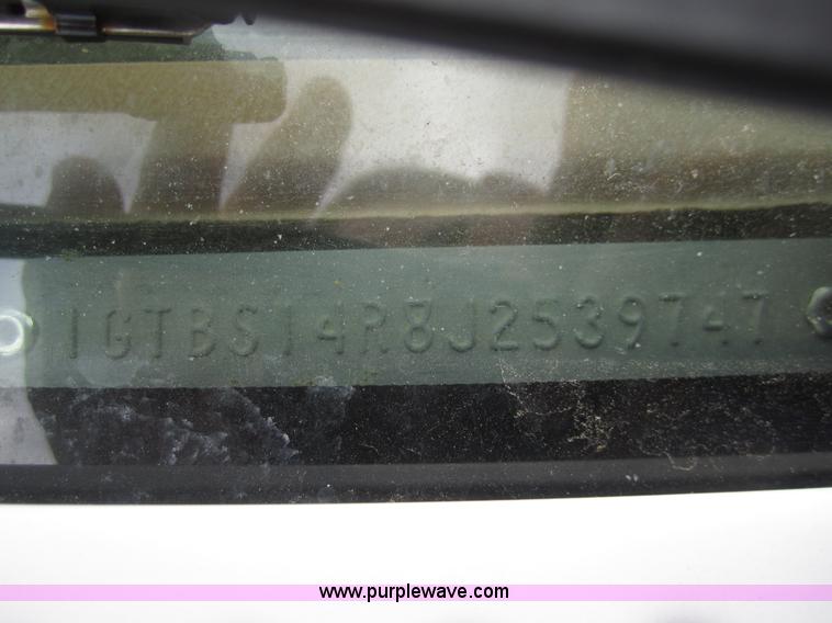 image for item C9785 1988 GMC S15 Sierra pickup truck