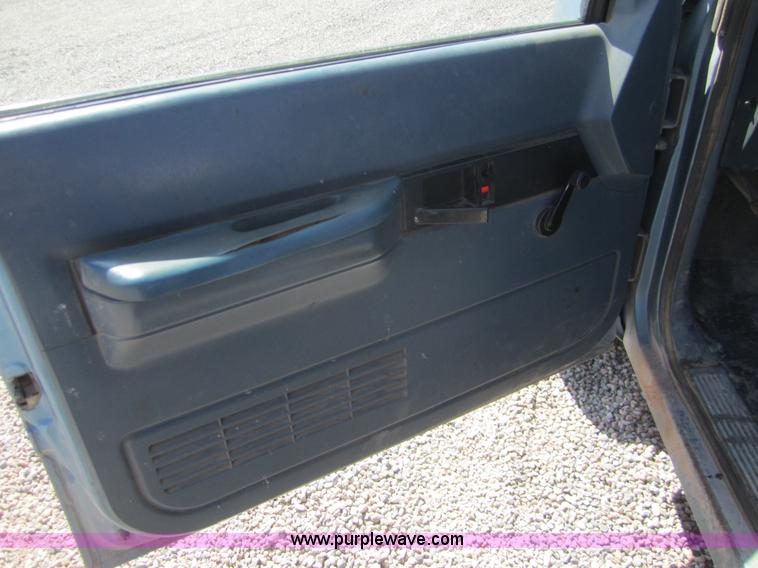 image for item C9798 1988 Chevrolet K1500 pickup truck