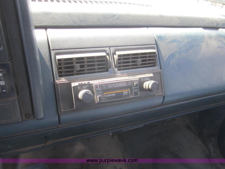 image for item C9798 1988 Chevrolet K1500 pickup truck