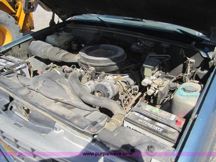 image for item C9798 1988 Chevrolet K1500 pickup truck