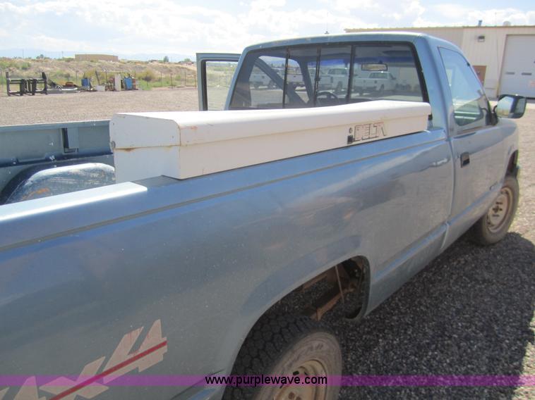 image for item C9798 1988 Chevrolet K1500 pickup truck
