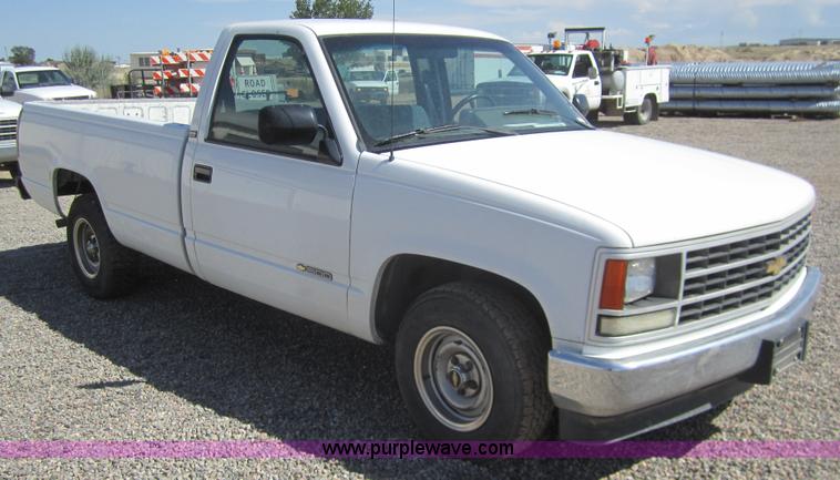 image for item C9800 1991 Chevrolet Cheyenne 1500 pickup truck