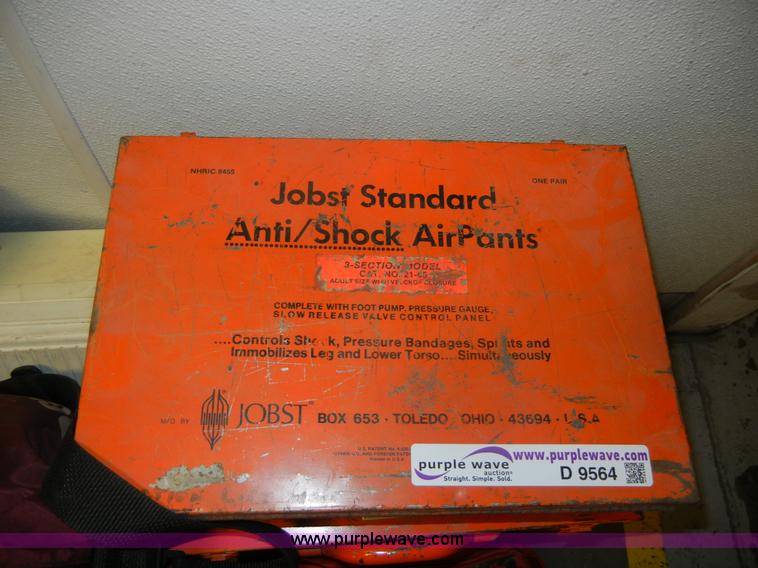 image for item D9564 Assorted medical supplies