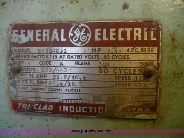 image for item D9574 Assorted items