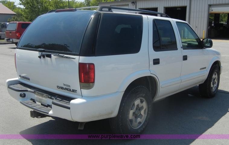 image for item D9704 2002 Chevrolet Blazer LS SUV