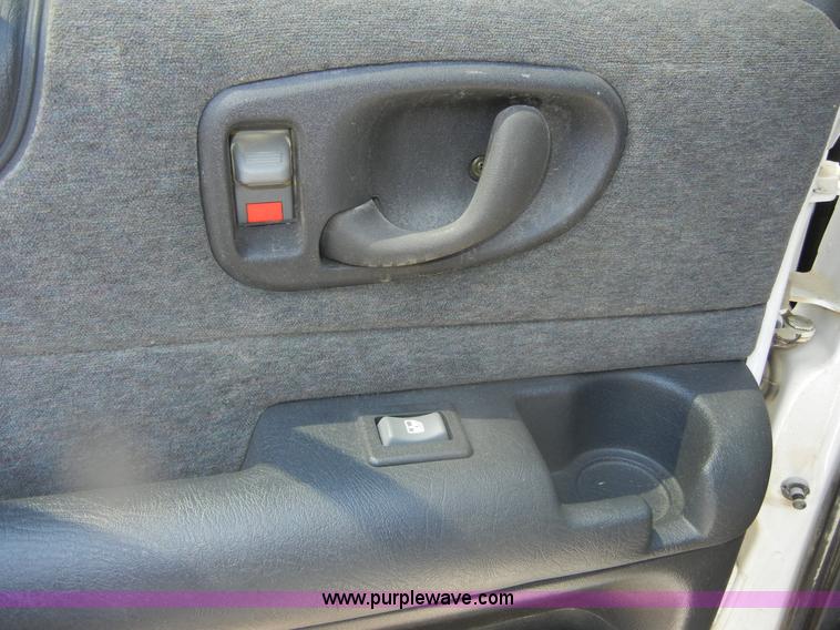 image for item D9704 2002 Chevrolet Blazer LS SUV