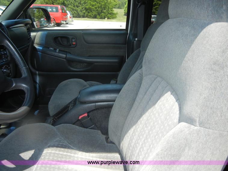 image for item D9704 2002 Chevrolet Blazer LS SUV