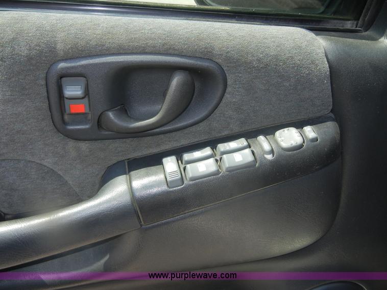 image for item D9704 2002 Chevrolet Blazer LS SUV