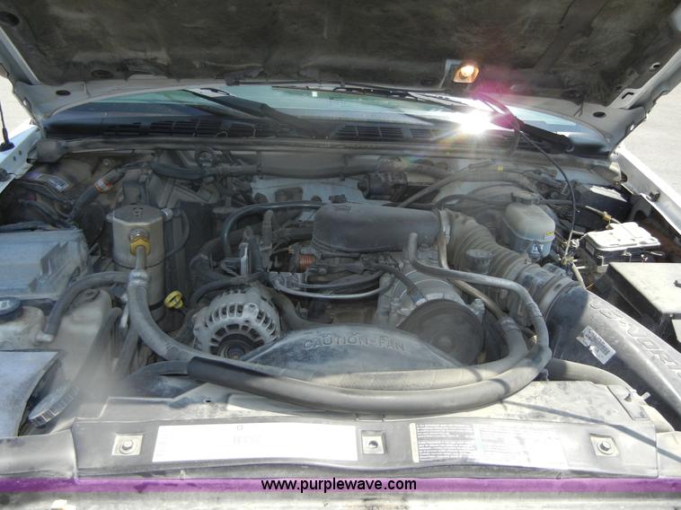 image for item D9704 2002 Chevrolet Blazer LS SUV