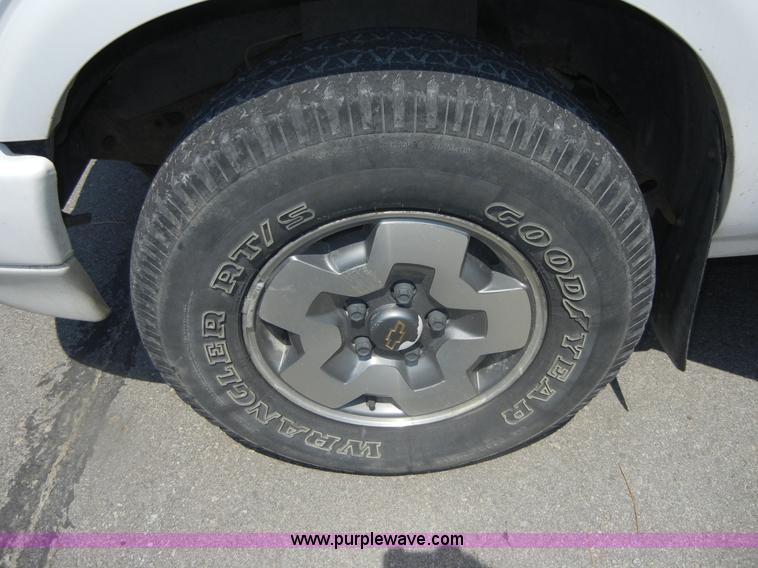 image for item D9704 2002 Chevrolet Blazer LS SUV