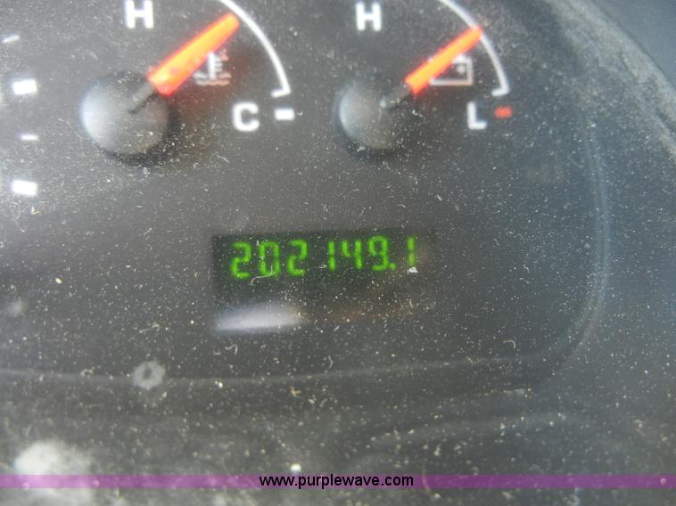 image for item D9805 2006 Ford E450 Super Duty transit bus