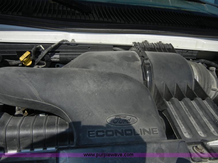 image for item D9805 2006 Ford E450 Super Duty transit bus