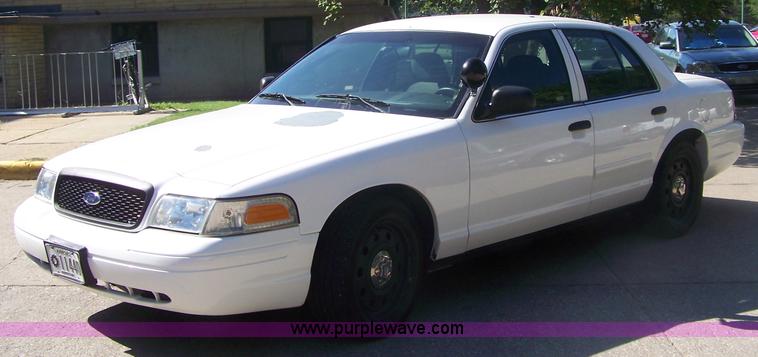 image for item E9251 2006 Ford Crown Victoria Police Interceptor