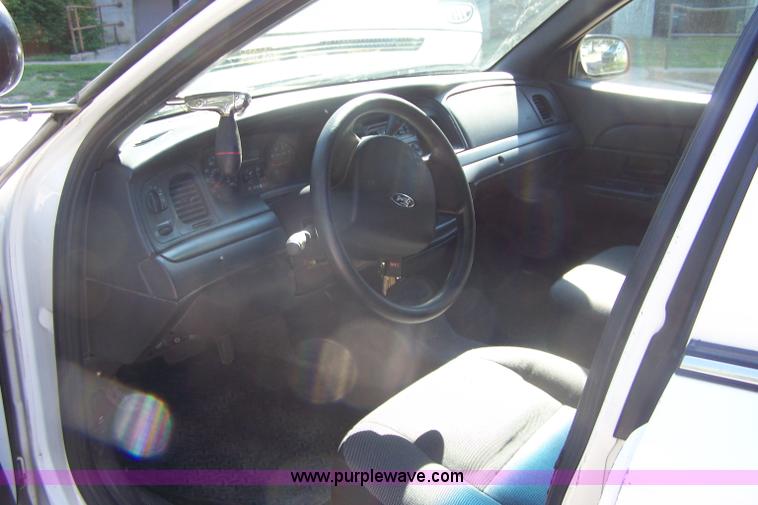 image for item E9251 2006 Ford Crown Victoria Police Interceptor