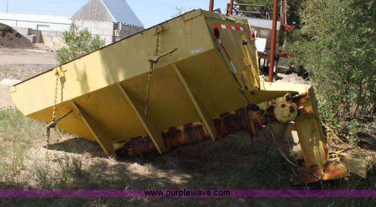 image for item F9826 Salt/sand spreader
