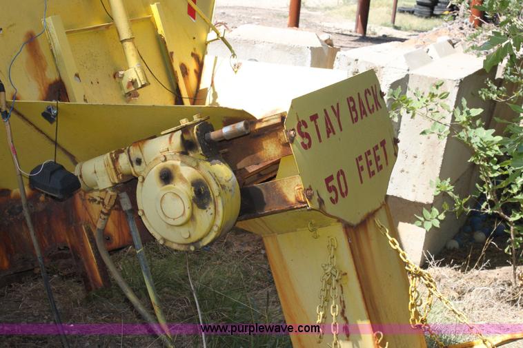 image for item F9826 Salt/sand spreader